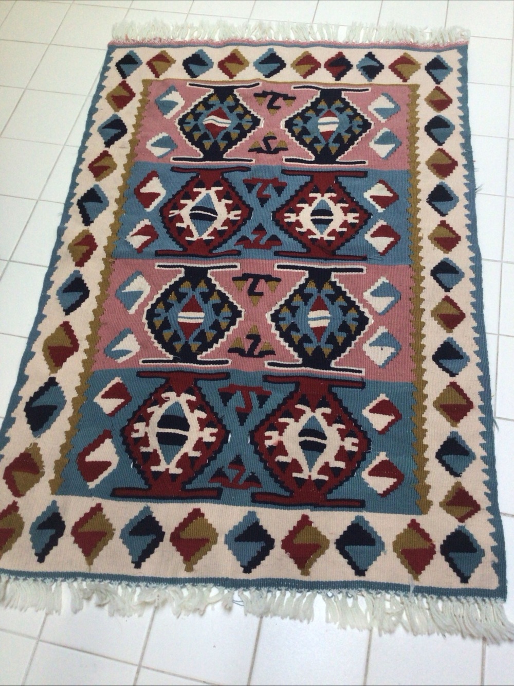 Handwoven rug kilim, wool, Aztec pattern Southwestern, fringes, 32” x 52”